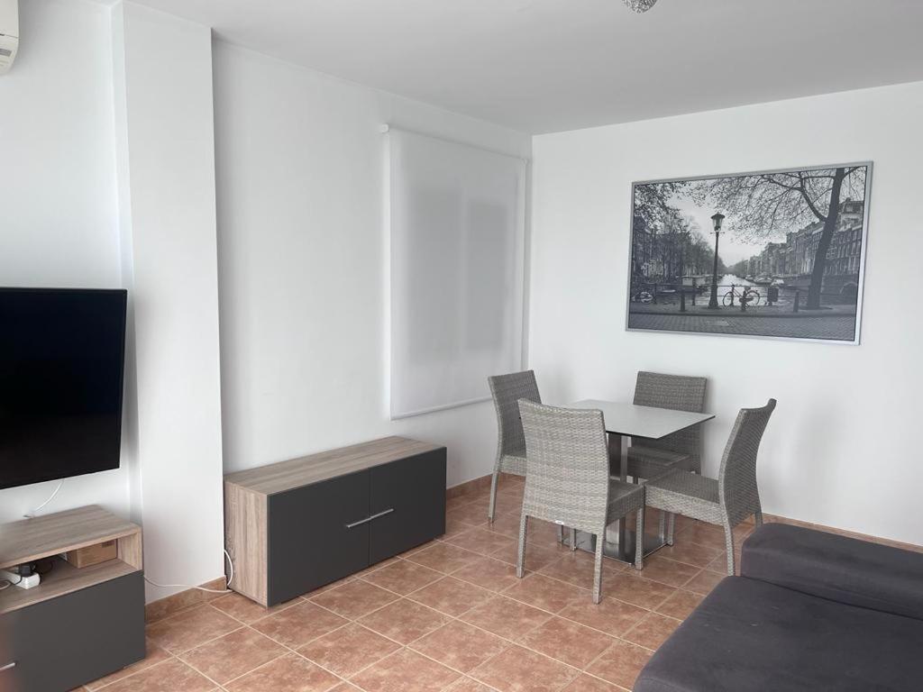 Apartamentos La Caleta 발리타드벨레즈 외부 사진