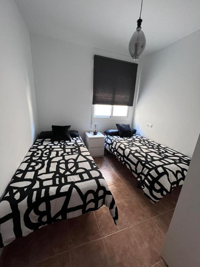 Apartamentos La Caleta 발리타드벨레즈 외부 사진